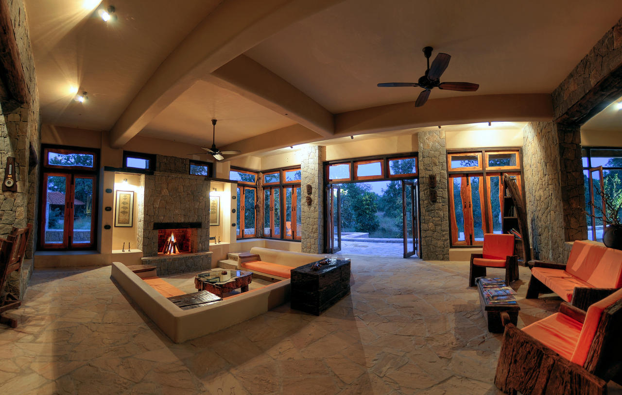 Kanha Earth Lodge Mandlā Zewnętrze zdjęcie
