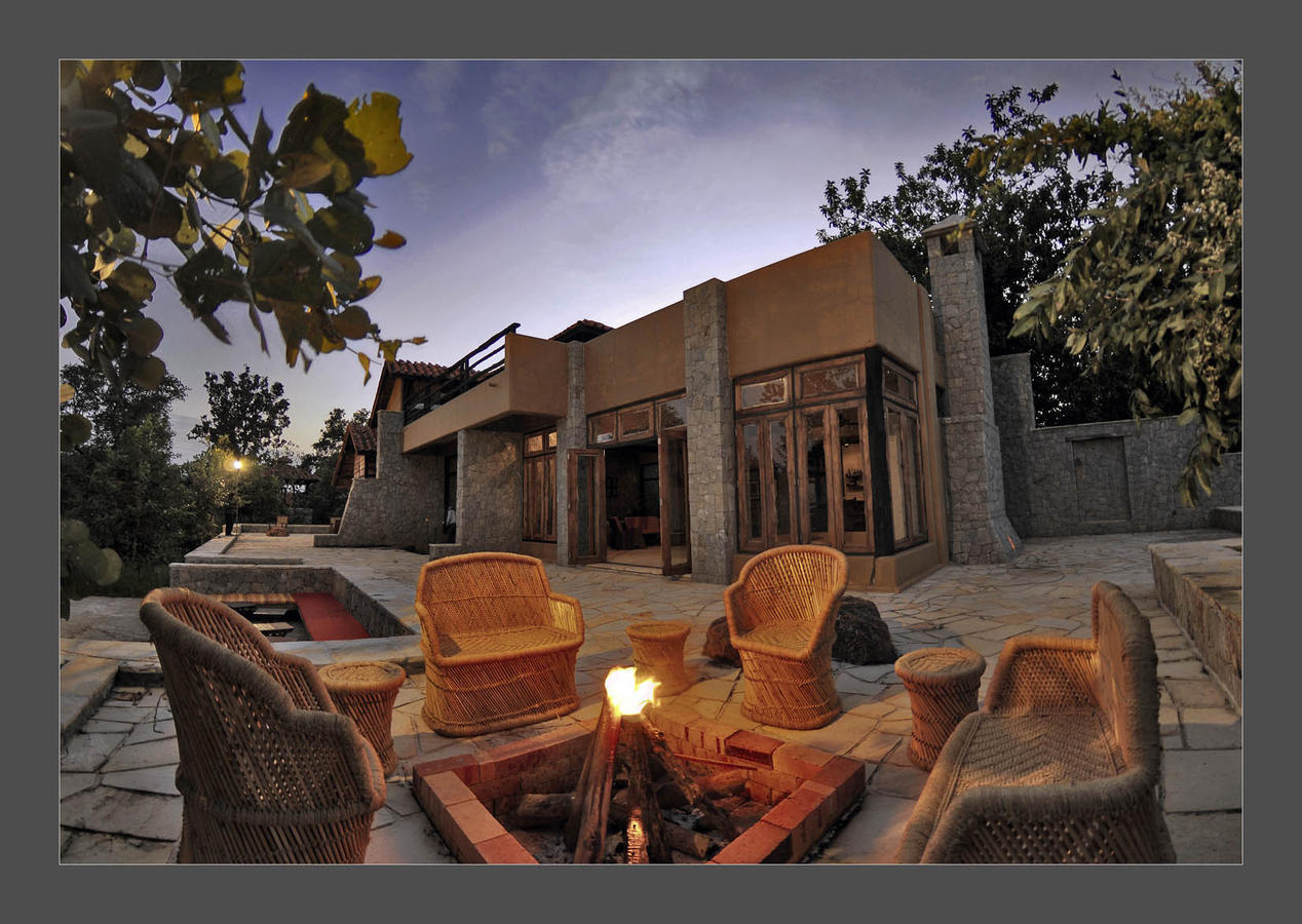 Kanha Earth Lodge Mandlā Zewnętrze zdjęcie