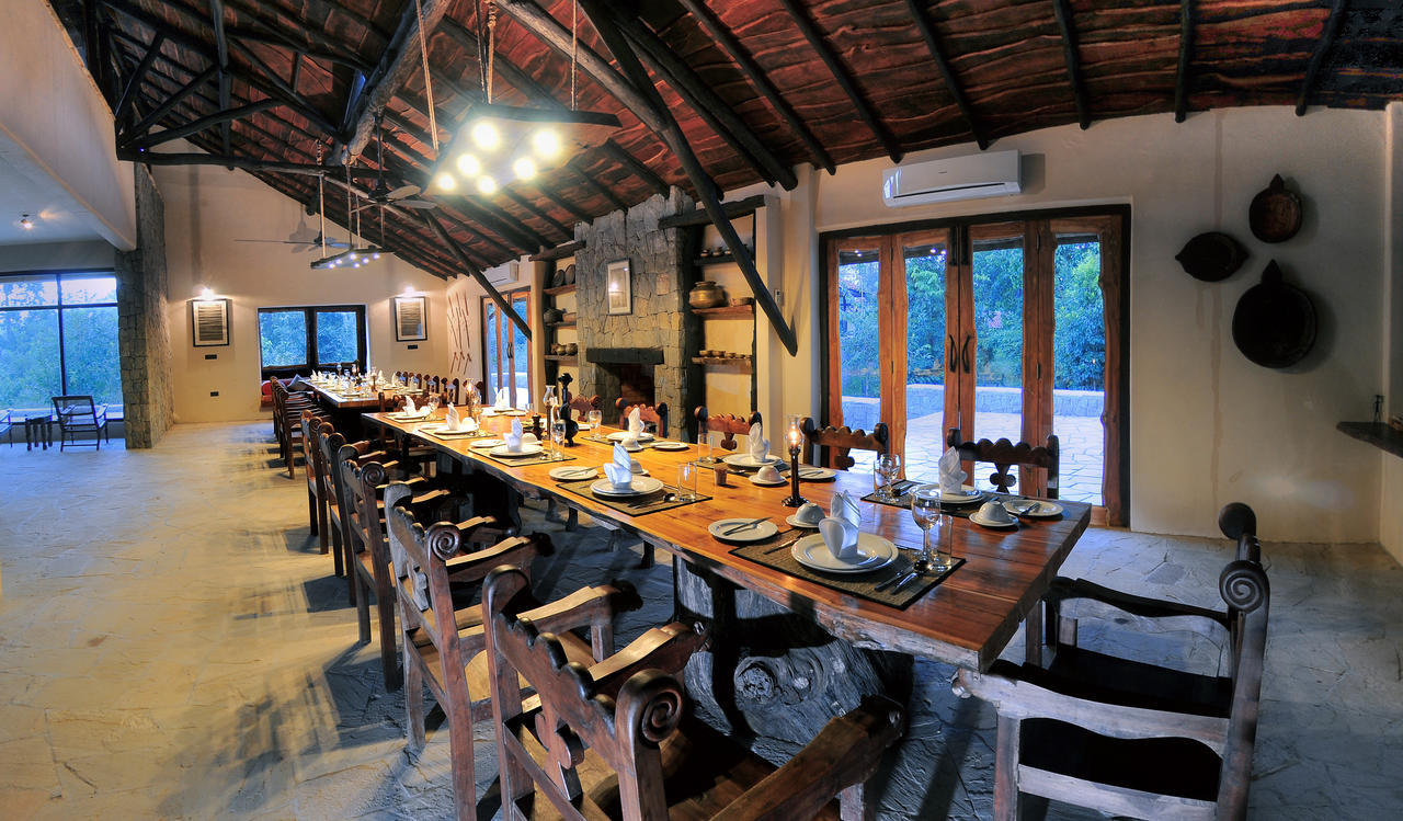 Kanha Earth Lodge Mandlā Zewnętrze zdjęcie