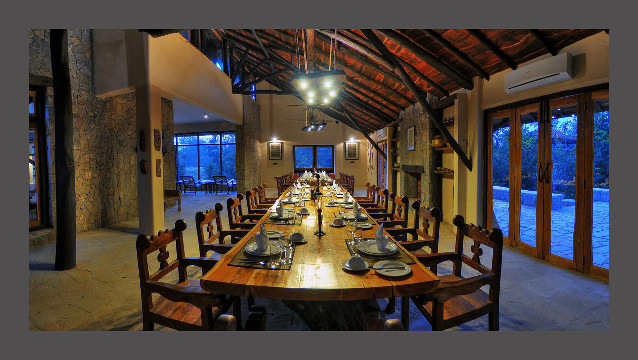 Kanha Earth Lodge Mandlā Zewnętrze zdjęcie